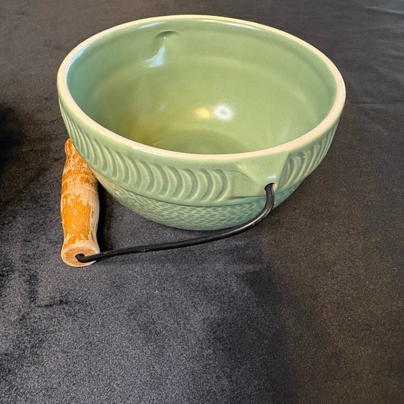 Set Of Green Stoneware Bowls with Wooden Handles - Picture 3 of 10